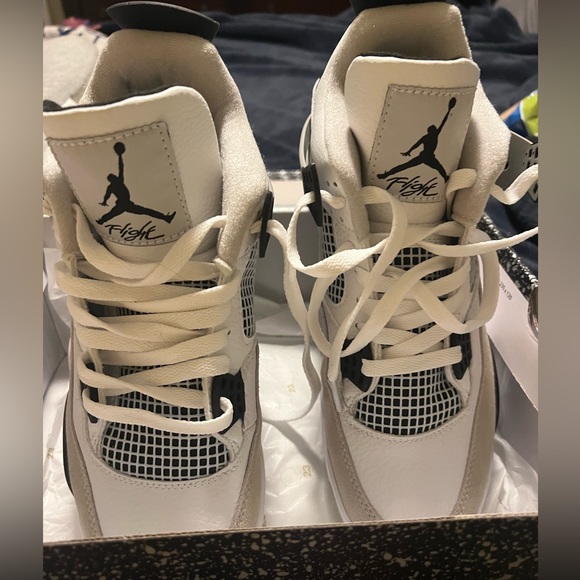 Men’s size 11 Jordan 4’s Retro Military Black in color. NWT. Never worn. - Picture 3 of 13